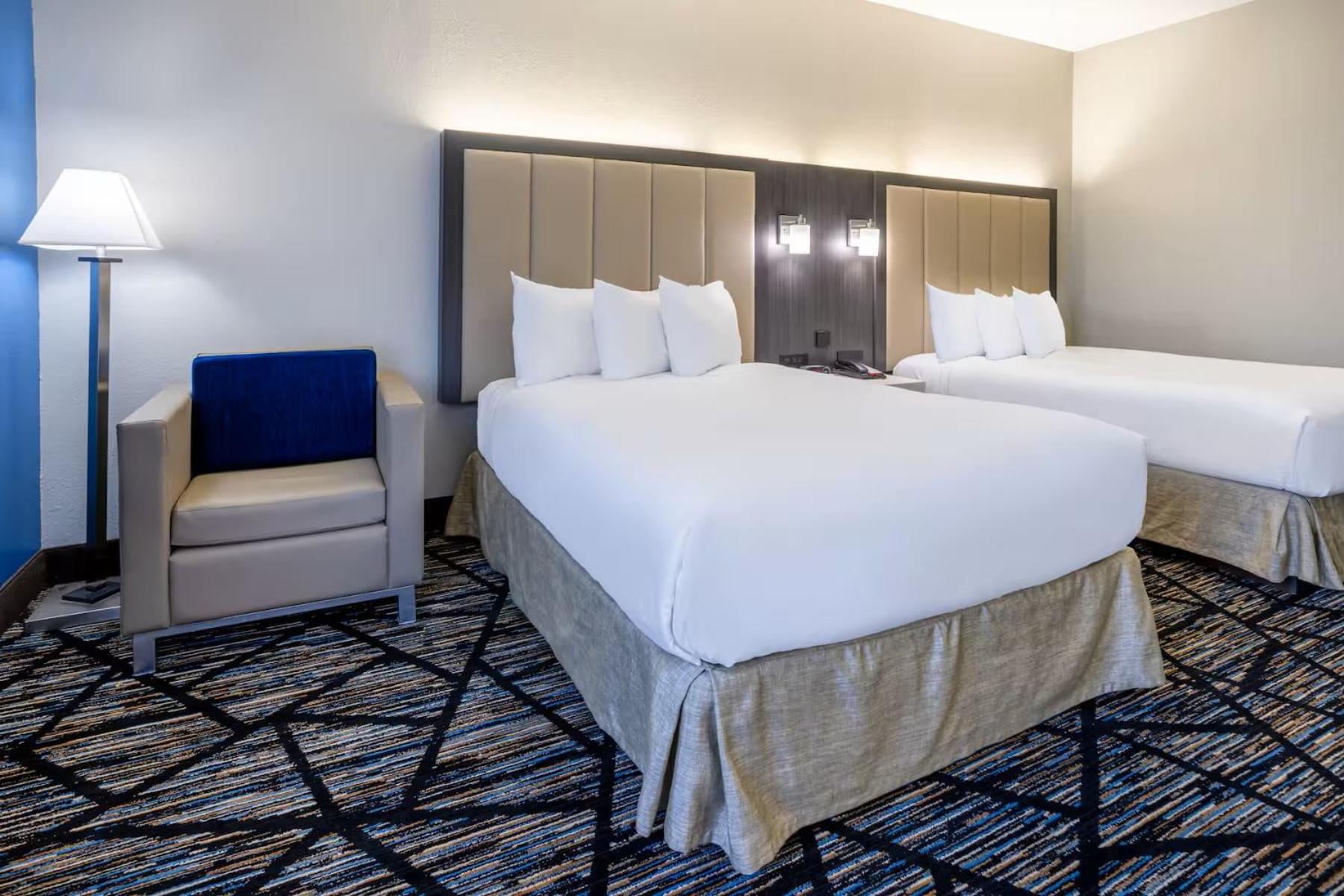 รามาดา บาย วินด์แฮม ลาเวิร์ญ/แนชวิลล์ Hotel ลาแวร์กเน ภายนอก รูปภาพ